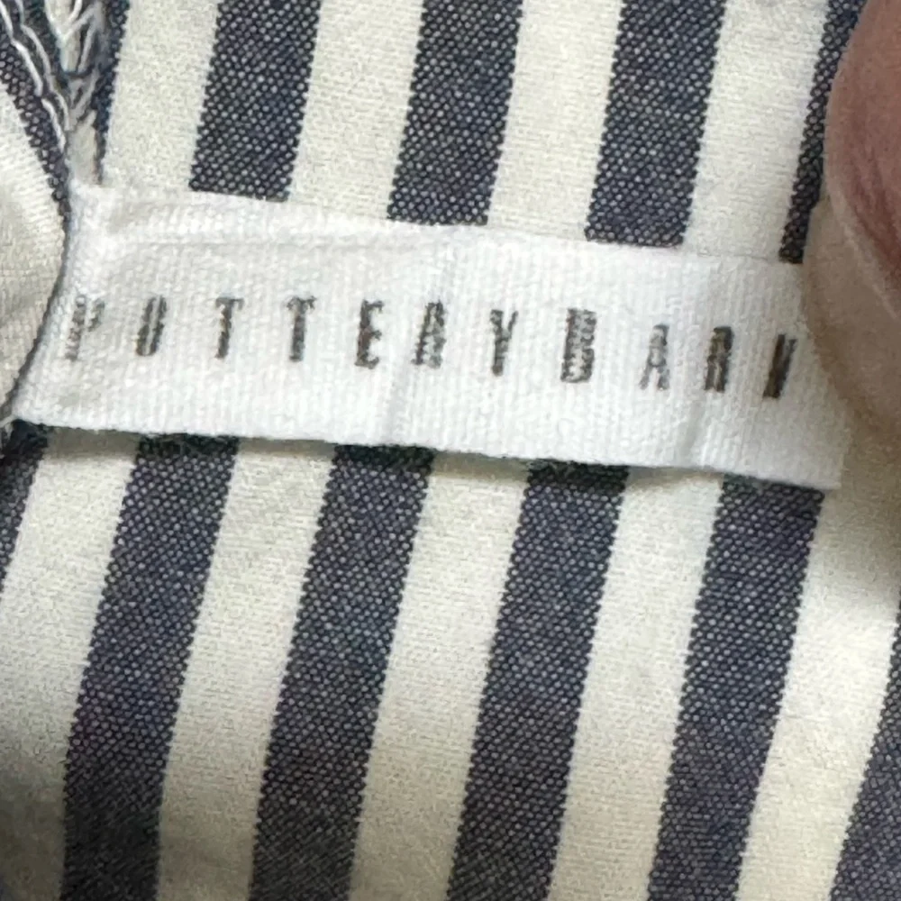 2 Pottery Barn Pillowcases Standard Gray‎ Stripe 26